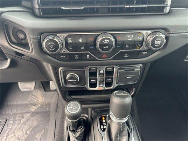 new 2025 Jeep Gladiator car, priced at $42,141