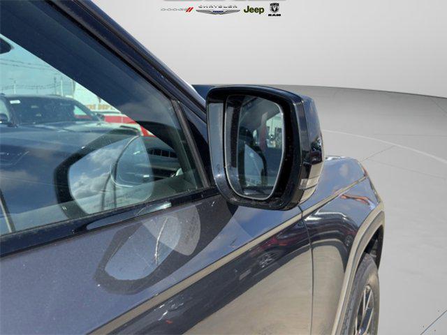 new 2025 Jeep Grand Cherokee car, priced at $40,640