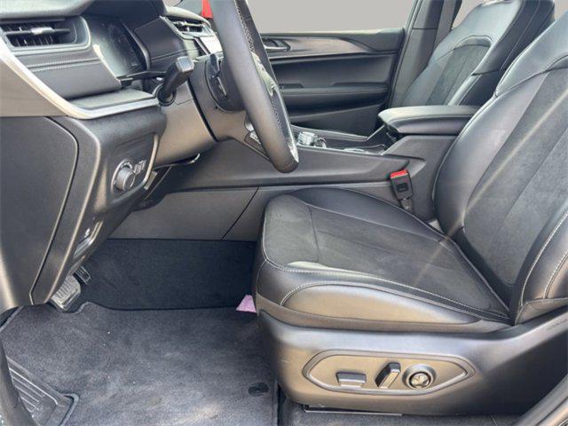 new 2025 Jeep Grand Cherokee car, priced at $40,640