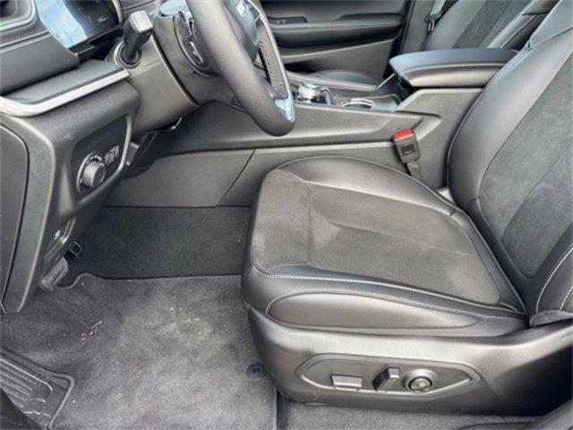 new 2025 Jeep Grand Cherokee car, priced at $37,544