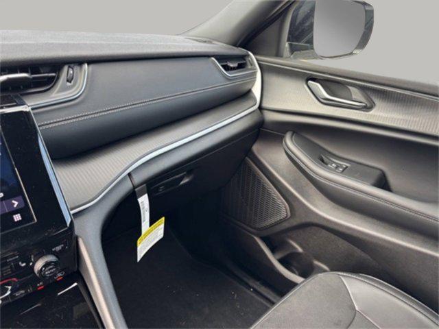 new 2025 Jeep Grand Cherokee car, priced at $37,544