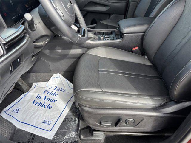 used 2024 Kia Sorento car, priced at $28,802