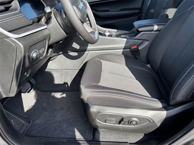 new 2025 Jeep Grand Cherokee car, priced at $34,243