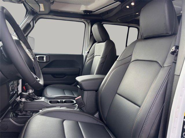 new 2025 Jeep Gladiator car, priced at $42,149