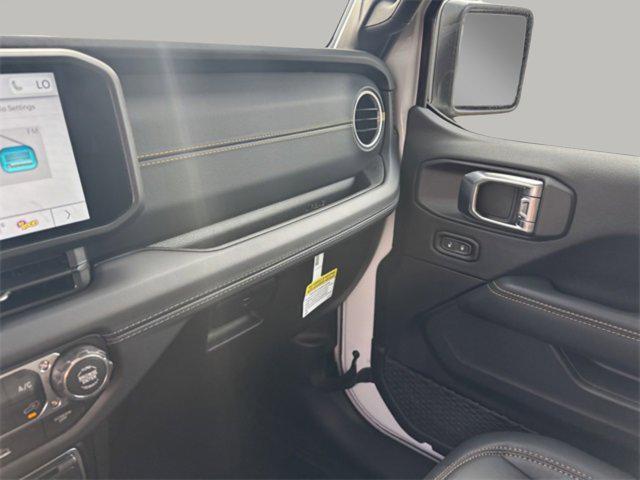 new 2025 Jeep Gladiator car, priced at $42,149