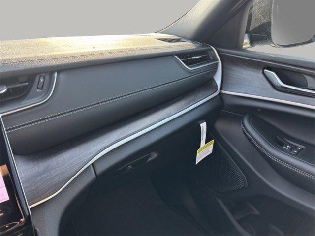 new 2025 Jeep Grand Cherokee L car, priced at $42,163