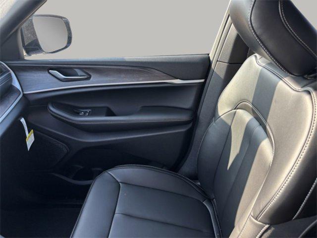 new 2025 Jeep Grand Cherokee L car, priced at $42,163