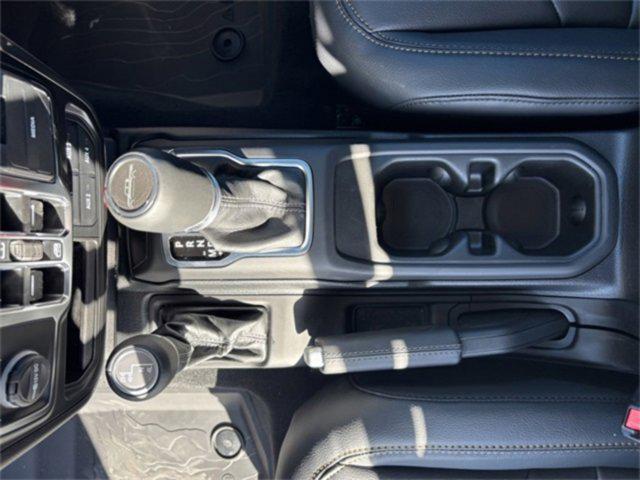new 2025 Jeep Gladiator car, priced at $43,662