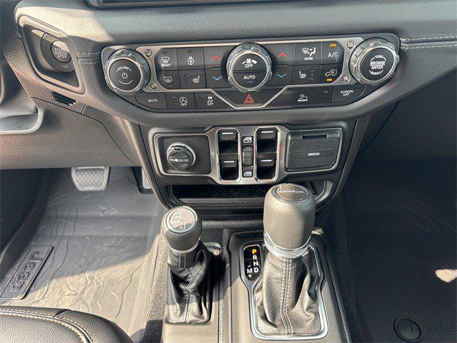 new 2025 Jeep Gladiator car, priced at $43,947