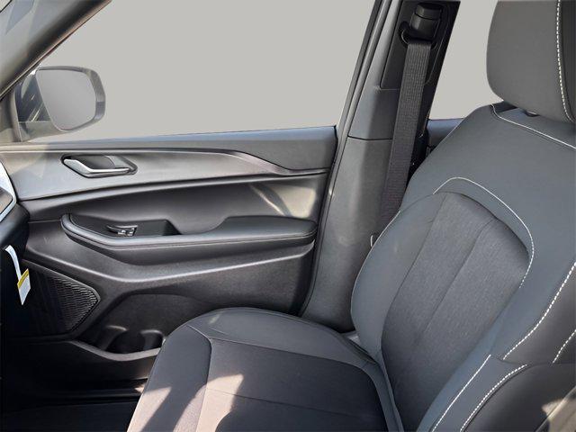 new 2025 Jeep Grand Cherokee L car, priced at $39,270