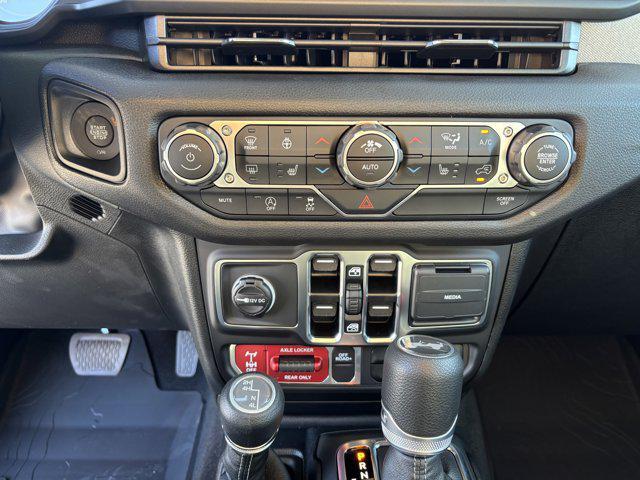 new 2025 Jeep Wrangler car, priced at $47,068