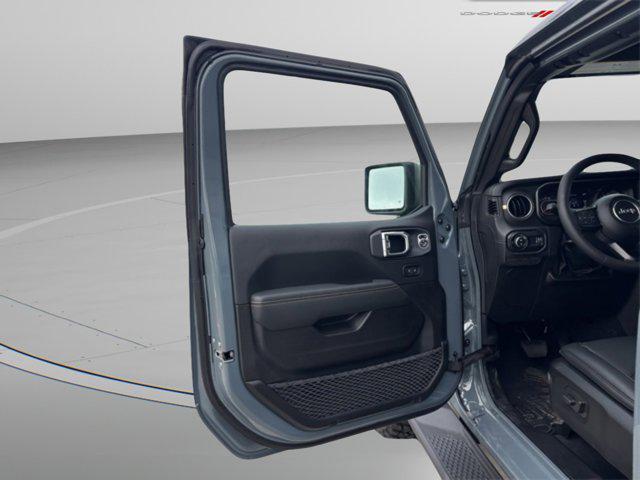new 2025 Jeep Gladiator car, priced at $43,662