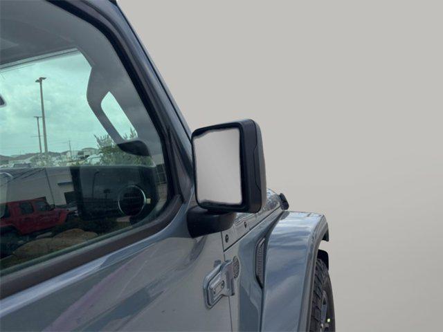 new 2025 Jeep Gladiator car, priced at $43,662