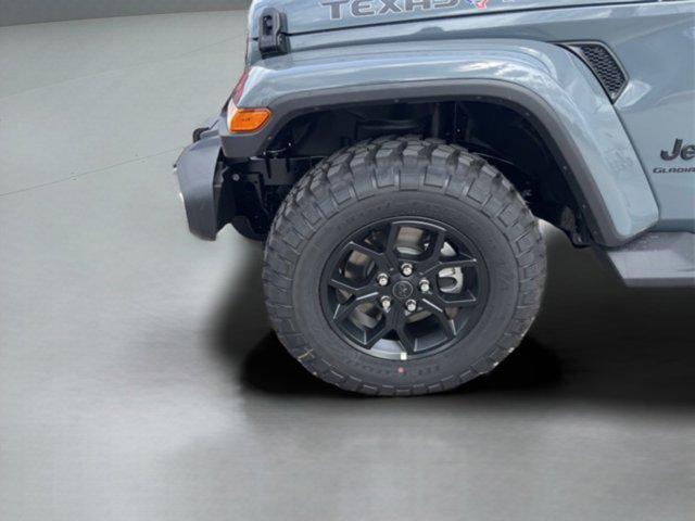 new 2025 Jeep Gladiator car, priced at $43,662