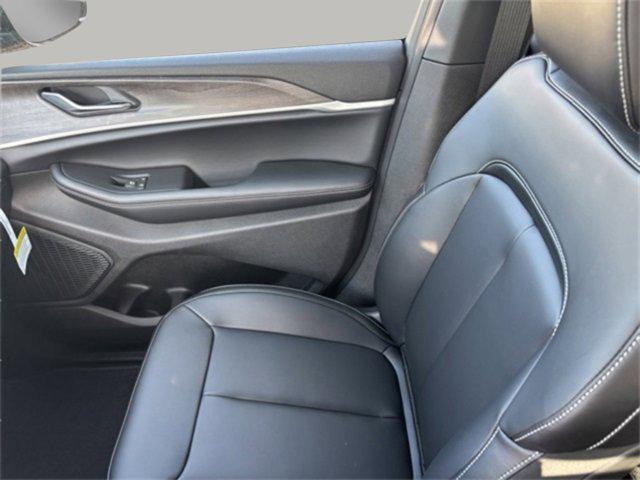 new 2025 Jeep Grand Cherokee L car, priced at $39,931