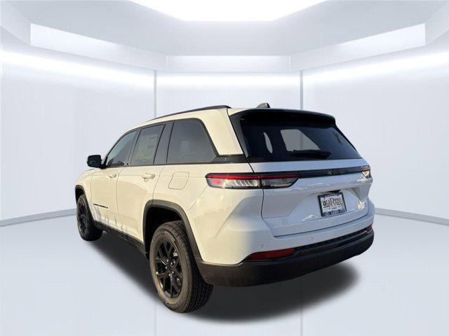 new 2025 Jeep Grand Cherokee car, priced at $38,678