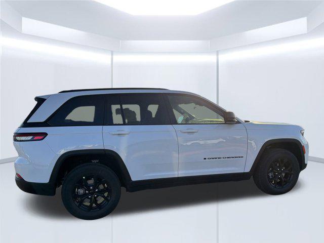 new 2025 Jeep Grand Cherokee car, priced at $38,678