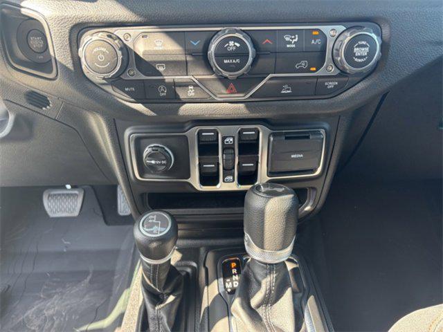 new 2025 Jeep Wrangler car, priced at $39,063
