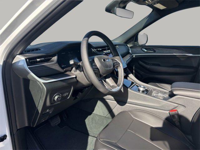 new 2025 Jeep Grand Cherokee car, priced at $37,160