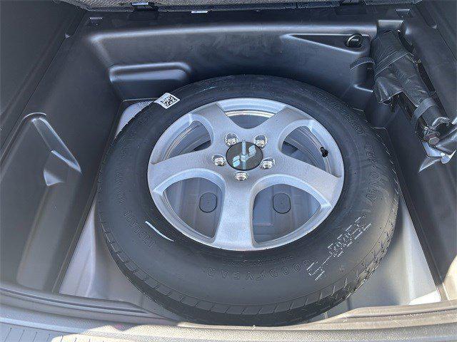 new 2025 Jeep Grand Cherokee car, priced at $37,160