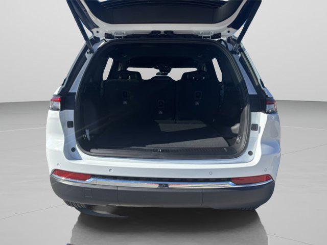 new 2025 Jeep Grand Cherokee car, priced at $37,160