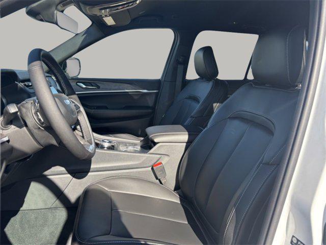 new 2025 Jeep Grand Cherokee car, priced at $37,160