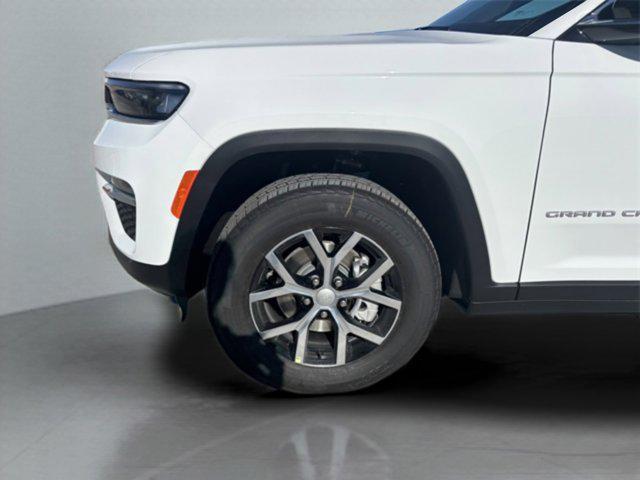 new 2025 Jeep Grand Cherokee car, priced at $37,160