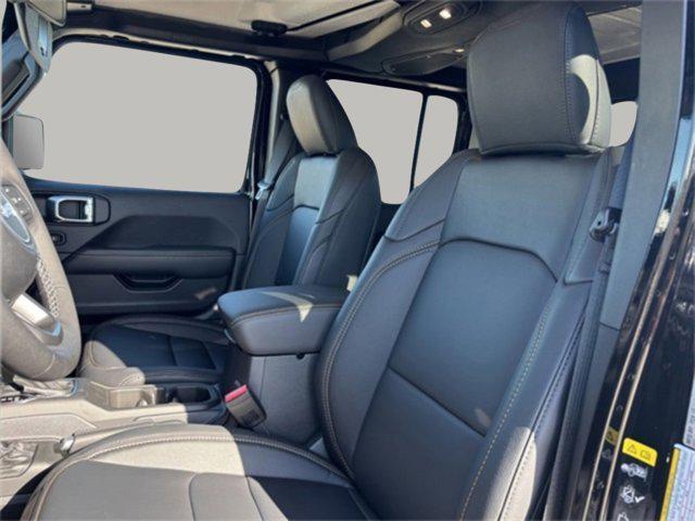 new 2025 Jeep Gladiator car, priced at $42,141