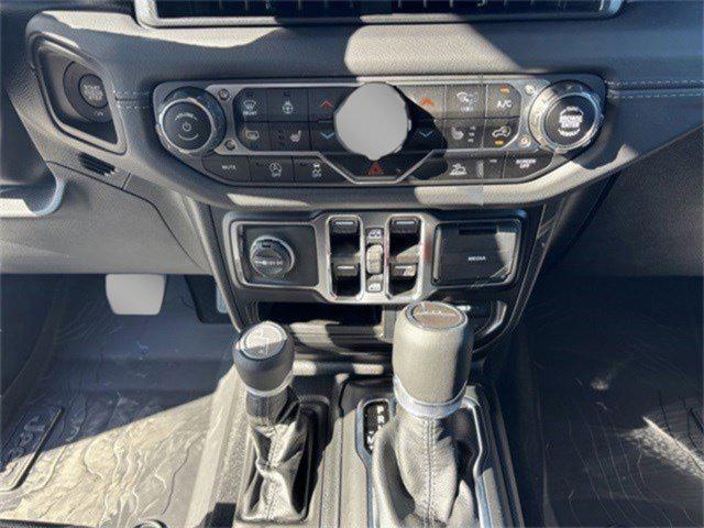 new 2025 Jeep Gladiator car, priced at $42,141