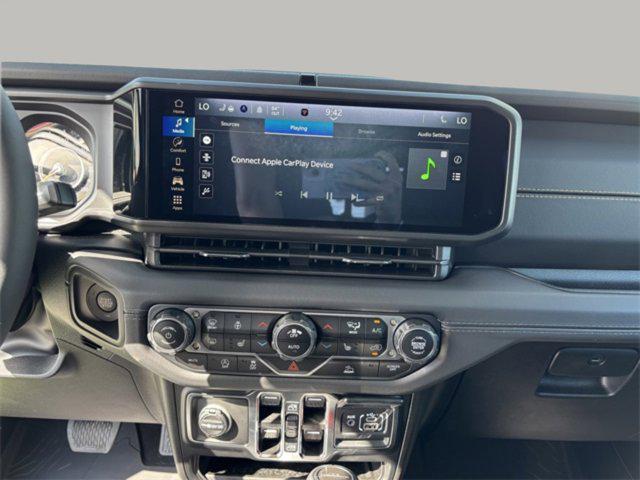 new 2025 Jeep Gladiator car, priced at $43,662