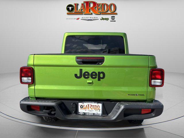 new 2025 Jeep Gladiator car, priced at $43,662