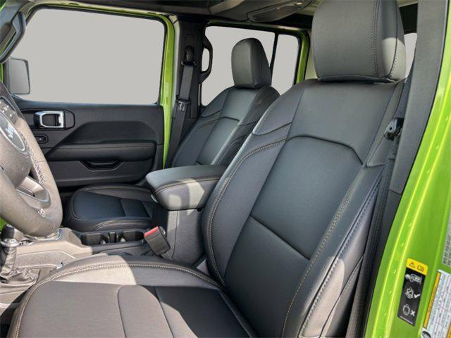 new 2025 Jeep Gladiator car, priced at $43,662