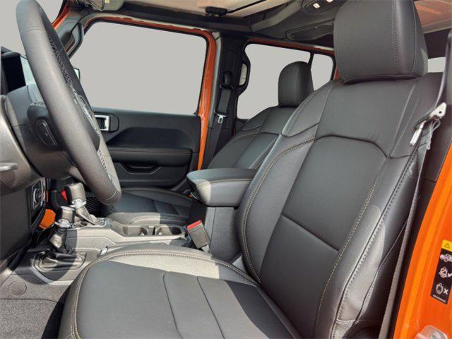 new 2025 Jeep Gladiator car, priced at $42,426