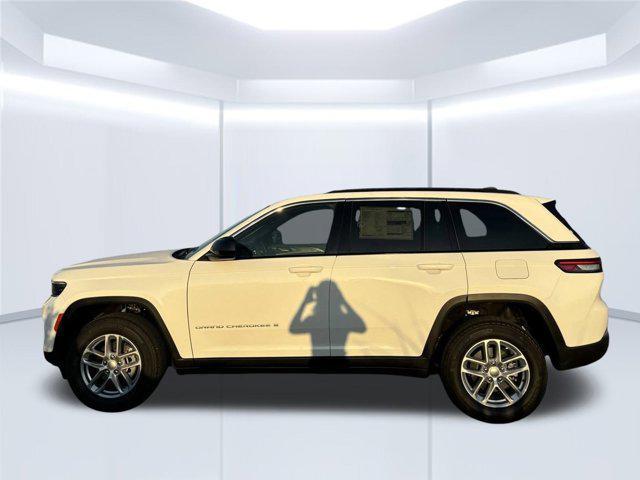 new 2025 Jeep Grand Cherokee car, priced at $35,755