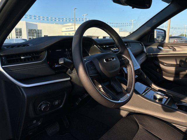 new 2025 Jeep Grand Cherokee car, priced at $35,755