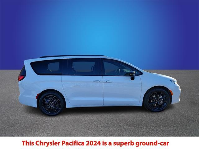 new 2024 Chrysler Pacifica car, priced at $42,325