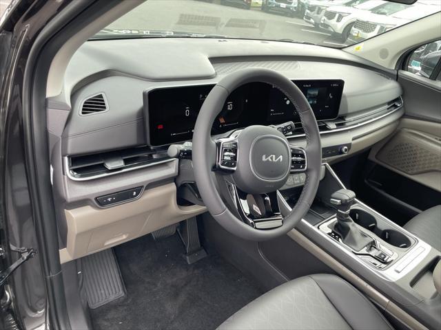 new 2025 Kia Carnival car, priced at $40,551