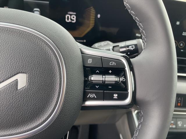 new 2025 Kia Carnival car, priced at $40,551