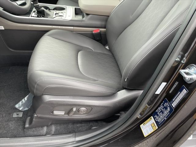 new 2025 Kia Carnival car, priced at $40,551