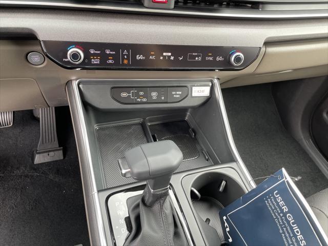 new 2025 Kia Carnival car, priced at $40,551