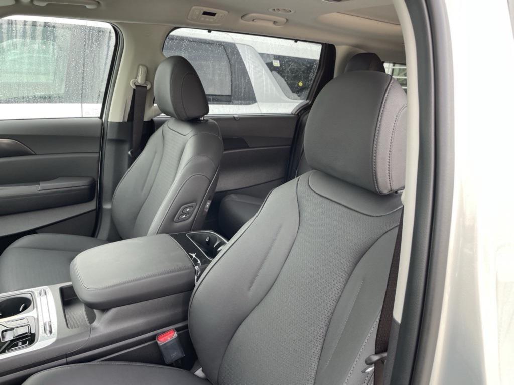 new 2026 Kia Carnival Hybrid car, priced at $49,431