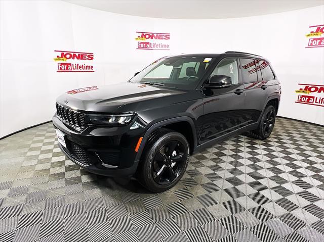 used 2023 Jeep Grand Cherokee car, priced at $36,998