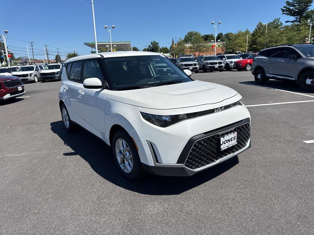 new 2025 Kia Soul car, priced at $21,332