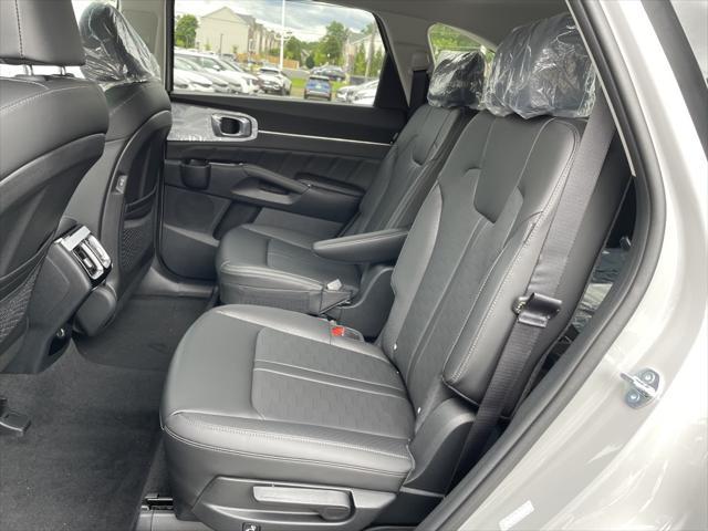new 2025 Kia Sorento car, priced at $41,974
