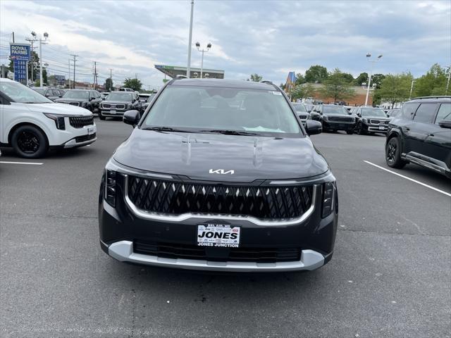 new 2025 Kia Carnival car, priced at $40,828
