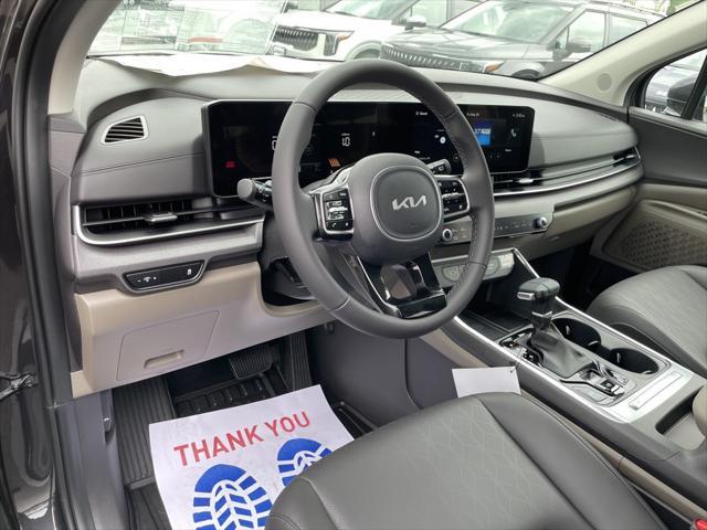 new 2025 Kia Carnival car, priced at $40,828