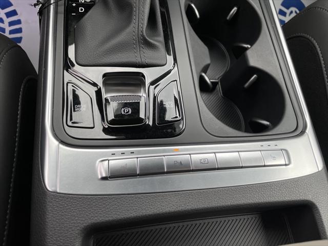 new 2025 Kia Carnival car, priced at $40,828