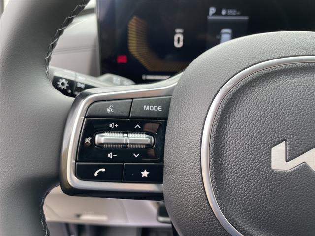 new 2025 Kia Carnival car, priced at $40,828