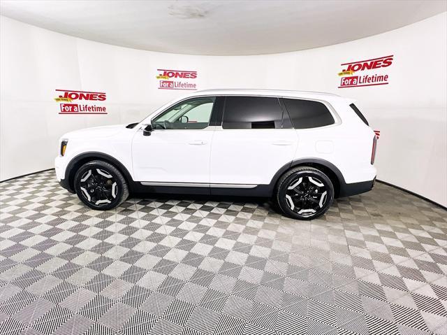 used 2023 Kia Telluride car, priced at $35,998