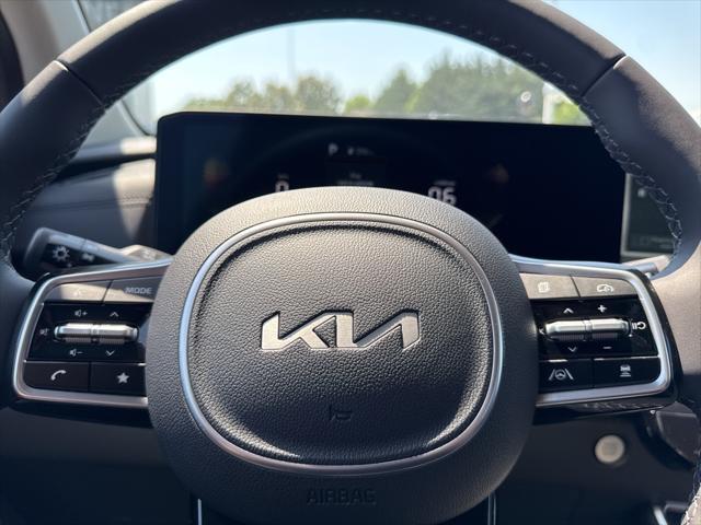 new 2025 Kia Carnival car, priced at $39,499